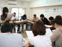 In class (the classmates are listening to the teacher’s lecture carefully) 2
