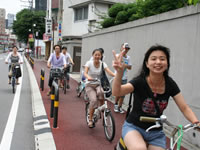 通学の様子(自転車や地下鉄などを利用して通学しています)1