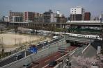 Tàu siêu tốc Shinkansen và Sakura
